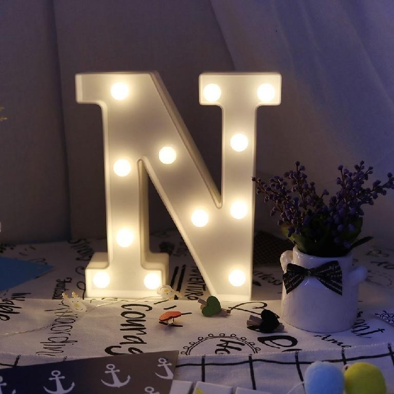 Lettera N luminosa con luci led 16 cm