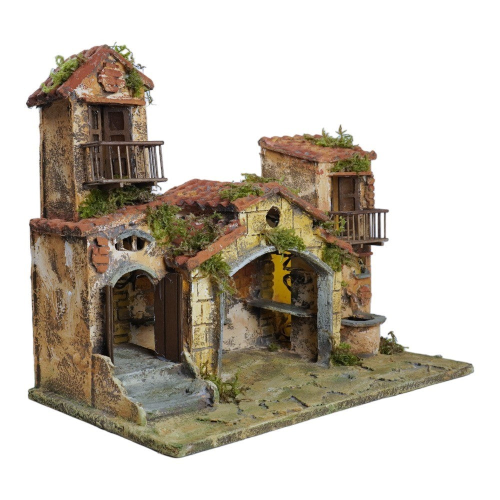 Presepe capanna con case 40x24x32 cm con fontana e luce