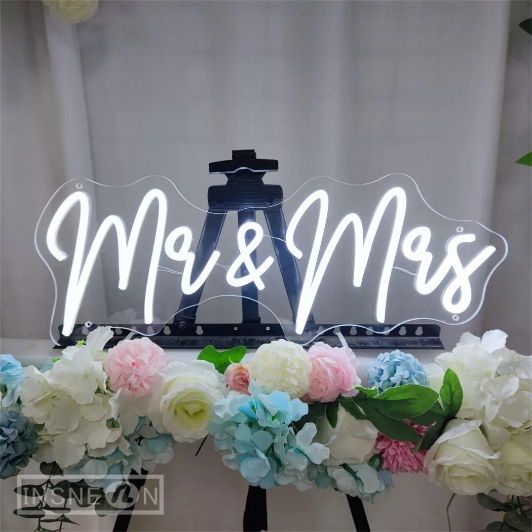 Scritta LED Mr & Mrs Neon LED Bianco Caldo