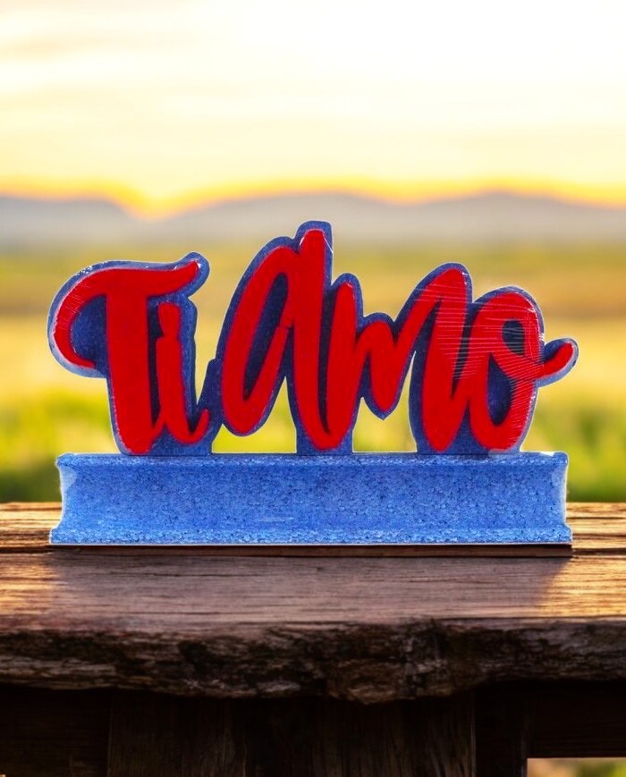 Scritta blu e rossa "Ti Amo" in polistirolo porta tubo baci 35cm
