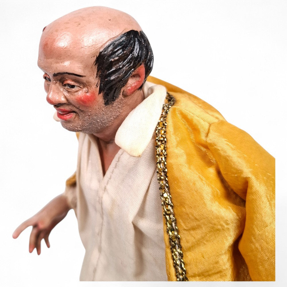 Statuetta presepe napoletano uomo con giacca gialla 25 cm vestito a mano