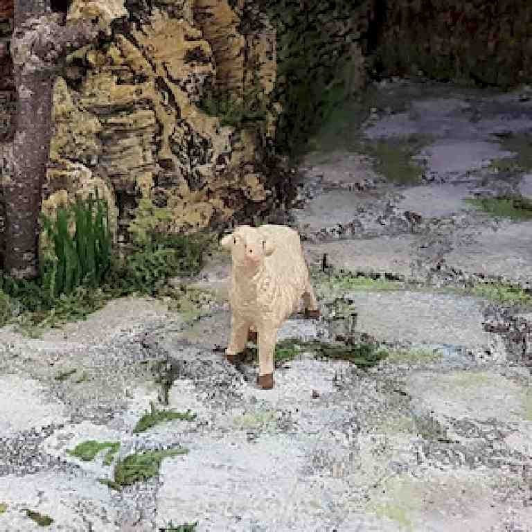 Statuina Pecora in terracotta testa alta per pastore da 10 cm